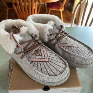 HEY DUDE Britt **NWT** Fur lined, SZ 7/EU 38 -Western Brown